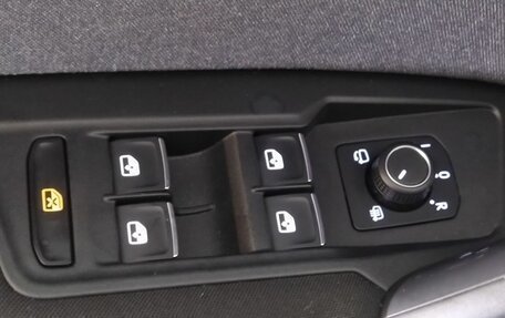 Volkswagen Tiguan II, 2019 год, 2 566 000 рублей, 18 фотография