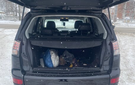 Mitsubishi Outlander III рестайлинг 3, 2008 год, 1 000 000 рублей, 10 фотография