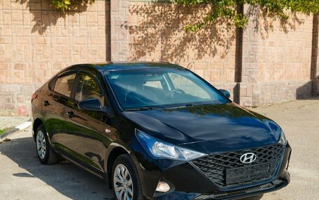 Hyundai Solaris II рестайлинг, 2021 год, 1 860 000 рублей, 1 фотография