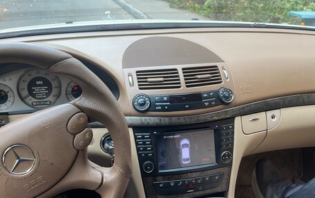 Mercedes-Benz E-Класс, 2009 год, 930 000 рублей, 3 фотография