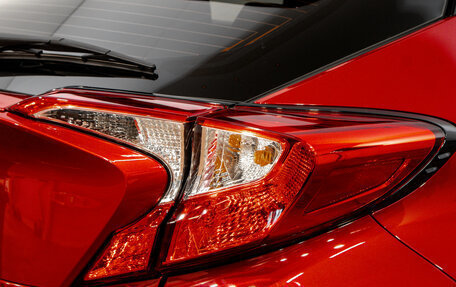 Toyota C-HR I рестайлинг, 2020 год, 2 899 000 рублей, 9 фотография