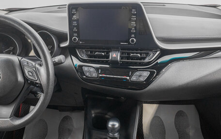 Toyota C-HR I рестайлинг, 2020 год, 2 899 000 рублей, 18 фотография