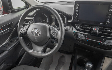 Toyota C-HR I рестайлинг, 2020 год, 2 899 000 рублей, 17 фотография