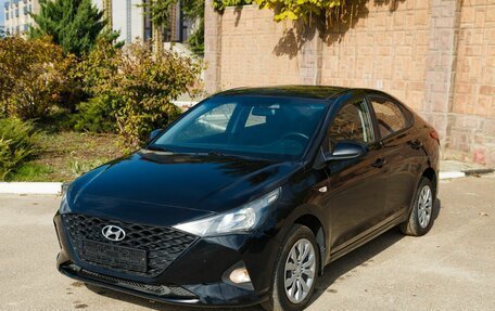 Hyundai Solaris II рестайлинг, 2021 год, 1 860 000 рублей, 4 фотография