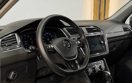 Volkswagen Tiguan II, 2017 год, 2 590 000 рублей, 9 фотография