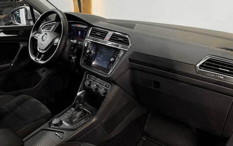 Volkswagen Tiguan II, 2017 год, 2 590 000 рублей, 8 фотография