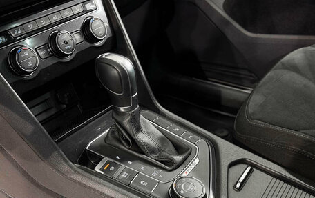 Volkswagen Tiguan II, 2017 год, 2 590 000 рублей, 13 фотография