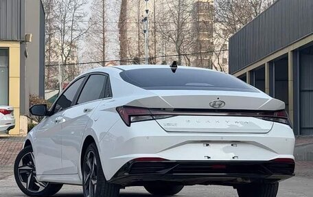 Hyundai Elantra, 2023 год, 1 820 000 рублей, 4 фотография
