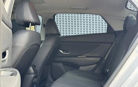 Hyundai Elantra, 2023 год, 1 820 000 рублей, 8 фотография