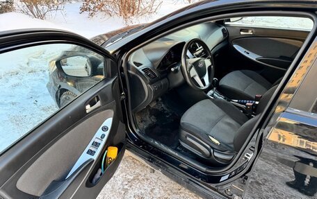 Hyundai Solaris II рестайлинг, 2012 год, 700 000 рублей, 10 фотография