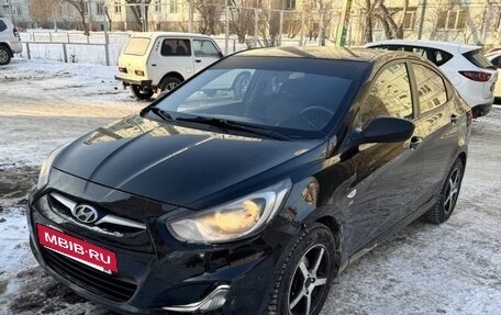 Hyundai Solaris II рестайлинг, 2012 год, 700 000 рублей, 4 фотография