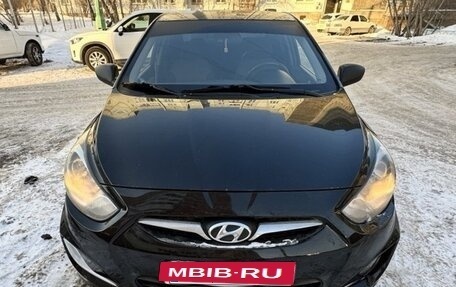 Hyundai Solaris II рестайлинг, 2012 год, 700 000 рублей, 2 фотография