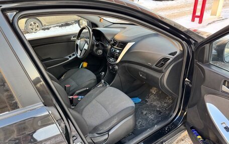 Hyundai Solaris II рестайлинг, 2012 год, 700 000 рублей, 12 фотография