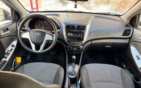 Hyundai Solaris II рестайлинг, 2012 год, 700 000 рублей, 16 фотография