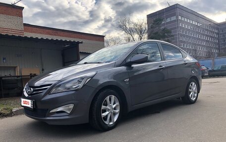 Hyundai Solaris II рестайлинг, 2015 год, 1 050 000 рублей, 2 фотография