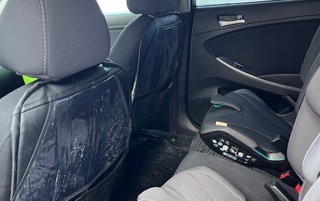 Hyundai Solaris II рестайлинг, 2015 год, 1 050 000 рублей, 23 фотография