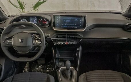 Peugeot 2008 II, 2025 год, 2 900 000 рублей, 8 фотография