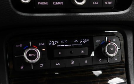 Volkswagen Touareg III, 2015 год, 3 790 000 рублей, 14 фотография