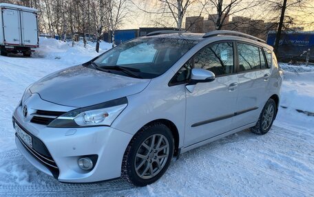 Toyota Verso I, 2015 год, 1 350 000 рублей, 3 фотография