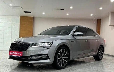 Skoda Superb, 2025 год, 2 950 000 рублей, 2 фотография