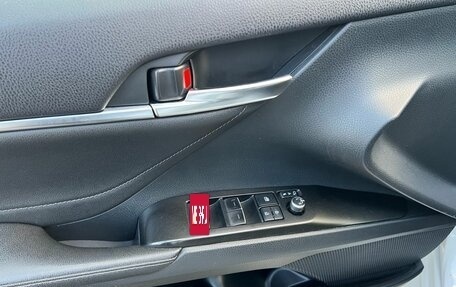 Toyota Camry, 2021 год, 2 700 000 рублей, 8 фотография