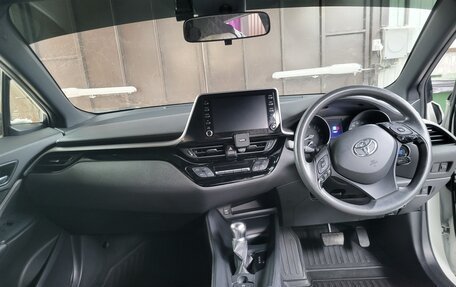 Toyota C-HR I рестайлинг, 2020 год, 1 850 000 рублей, 10 фотография