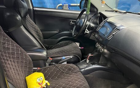 Mitsubishi Outlander III рестайлинг 3, 2011 год, 1 100 000 рублей, 13 фотография