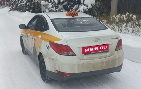 Hyundai Solaris II рестайлинг, 2016 год, 550 000 рублей, 3 фотография