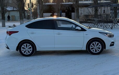 Hyundai Solaris II рестайлинг, 2018 год, 1 350 000 рублей, 2 фотография