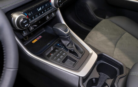 Toyota RAV4, 2025 год, 4 200 000 рублей, 17 фотография