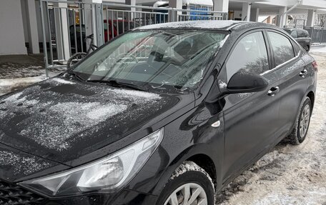 Hyundai Solaris II рестайлинг, 2020 год, 1 350 000 рублей, 3 фотография