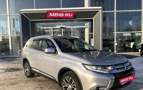 Mitsubishi Outlander III рестайлинг 3, 2015 год, 1 638 000 рублей, 3 фотография