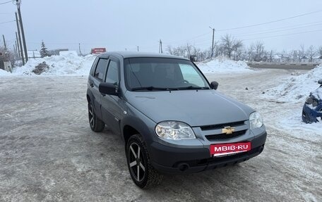 Chevrolet Niva I рестайлинг, 2016 год, 890 000 рублей, 3 фотография