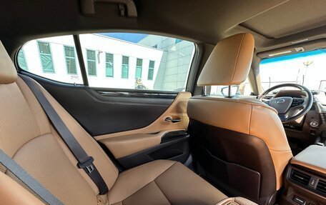 Lexus ES VII, 2020 год, 2 950 000 рублей, 16 фотография