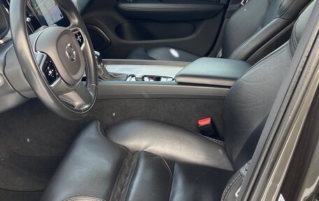 Volvo V60 Cross Country II, 2019 год, 3 600 000 рублей, 15 фотография