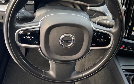 Volvo V60 Cross Country II, 2019 год, 3 600 000 рублей, 18 фотография