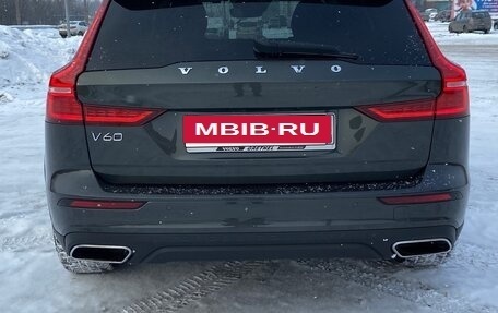 Volvo V60 Cross Country II, 2019 год, 3 600 000 рублей, 4 фотография