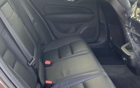 Volvo V60 Cross Country II, 2019 год, 3 600 000 рублей, 34 фотография