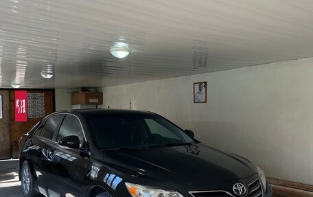 Toyota Camry, 2011 год, 1 380 000 рублей, 2 фотография