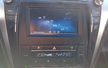 Toyota Camry, 2017 год, 2 400 000 рублей, 13 фотография