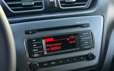 KIA Rio III рестайлинг, 2016 год, 899 000 рублей, 24 фотография