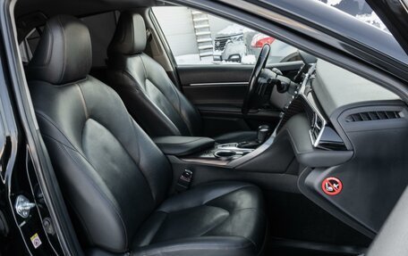 Toyota Camry, 2018 год, 2 310 000 рублей, 8 фотография