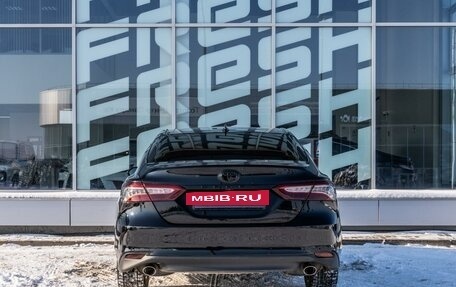 Toyota Camry, 2018 год, 2 310 000 рублей, 4 фотография