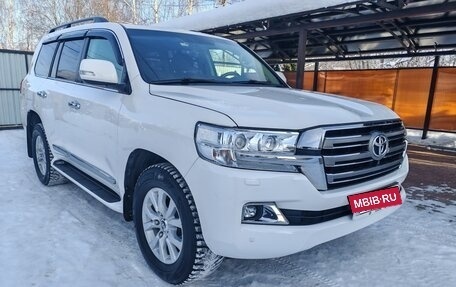 Toyota Land Cruiser 200, 2015 год, 5 700 000 рублей, 3 фотография