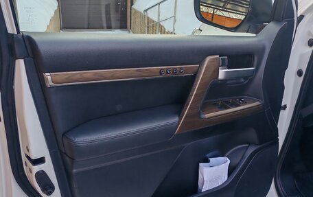 Toyota Land Cruiser 200, 2015 год, 5 700 000 рублей, 10 фотография