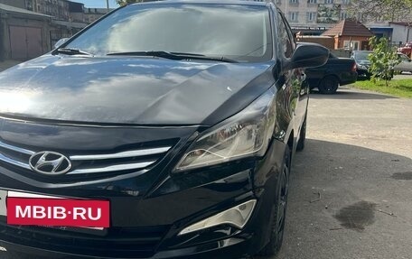 Hyundai Solaris II рестайлинг, 2015 год, 650 000 рублей, 3 фотография
