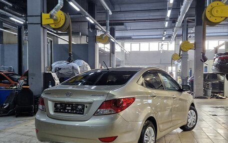 Hyundai Solaris II рестайлинг, 2011 год, 579 000 рублей, 2 фотография