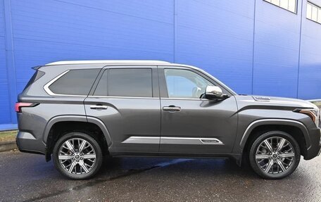 Toyota Sequoia, 2023 год, 9 000 000 рублей, 4 фотография