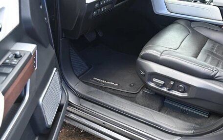 Toyota Sequoia, 2023 год, 9 000 000 рублей, 38 фотография