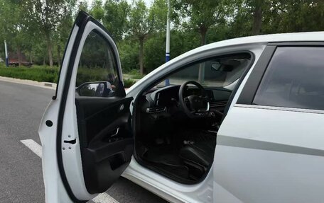 Hyundai Elantra, 2021 год, 2 100 000 рублей, 5 фотография